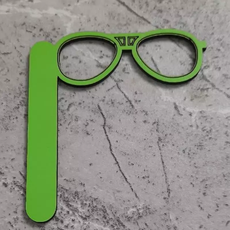 گیفت چوبی طرح عینک (پس کرایه)