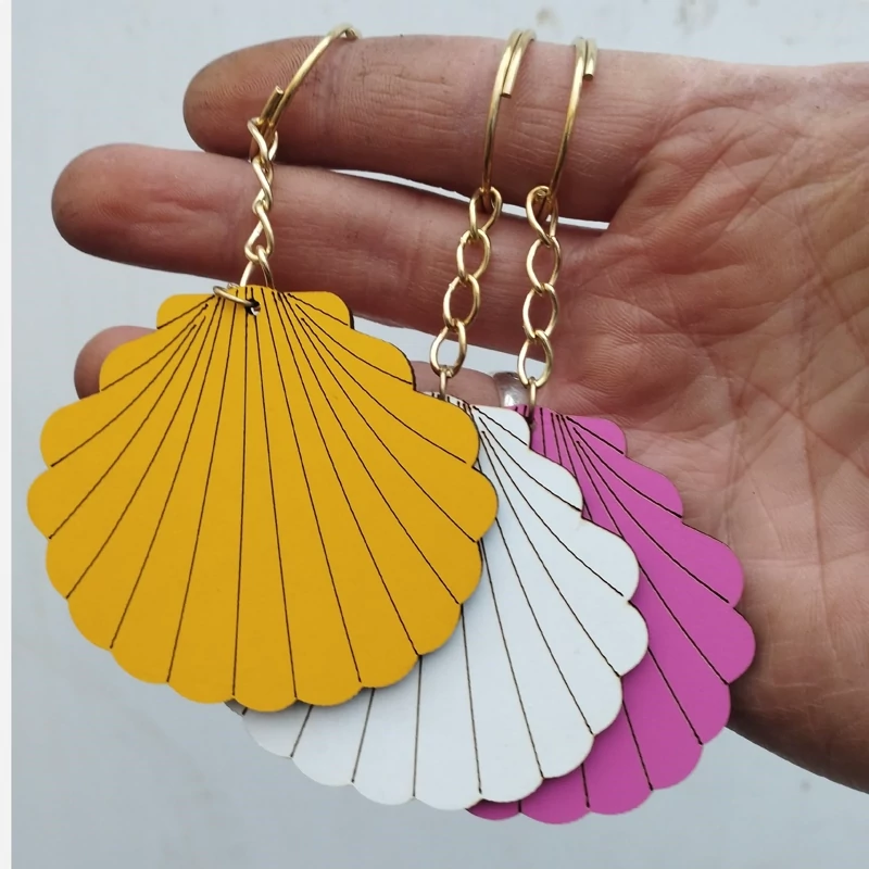 جاسوئیچی چوبی طرح صدف (پس کرایه)